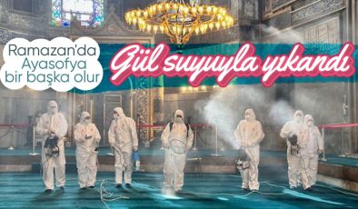 Ayasofya Camii’nde Ramazan ayı temizliği