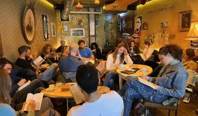 Hollanda’da ‘Çevrim Dışı Kulüp’, sosyal medyadan uzak kalmanın yeni yolu