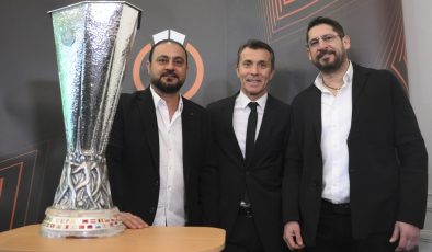 Galatasaraylı eski futbolcular, 24 yıl sonra UEFA kupasıyla buluştu