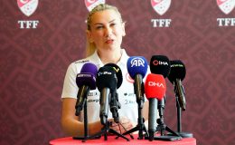 Necla Güngör Kıragası: Oyuncularımız özveriyle çalışıyor