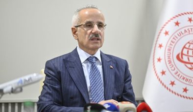 Ulaştırma Bakanı Abdulkadir Uraloğlu, Kalkınma Yolu’nu anlattı: İnşaatı bile kazandıracak