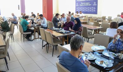 Antalya’da emeklilerin KYK yurtlarında ücretsiz tatili başladı