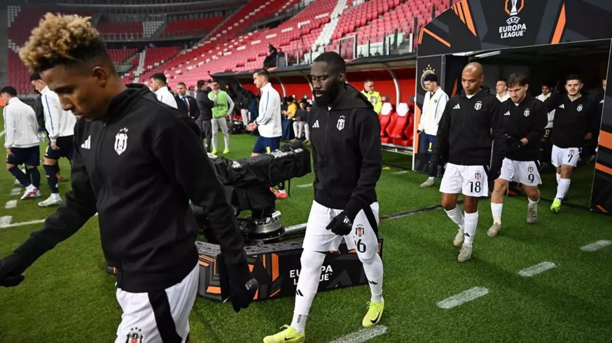 Beşiktaş’ta Arthur Masuaku cezalı duruma düştü