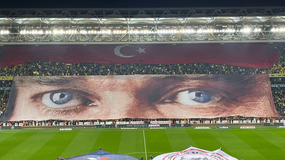 Fenerbahçe’nin 10 Kasım koreografisi