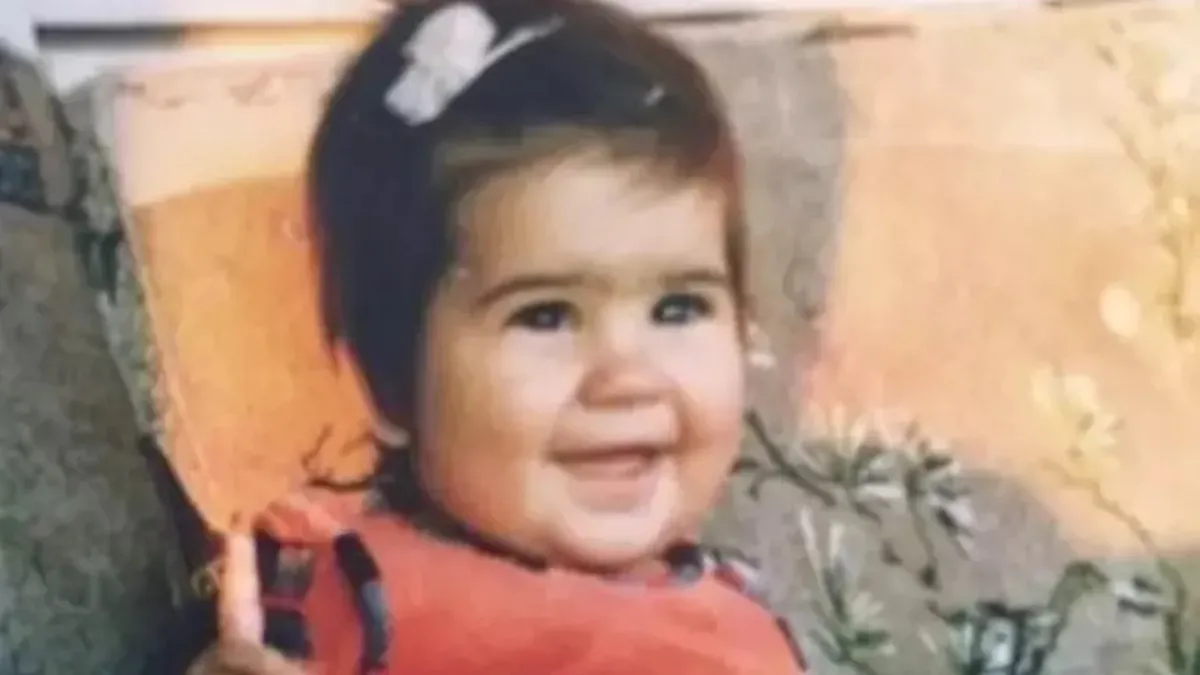 Bu tatlı kızı tanıyabildiniz mi? Şimdilerin güzel mi güzel yıldızı oldu! ‘Gözler hiç değişmemiş’