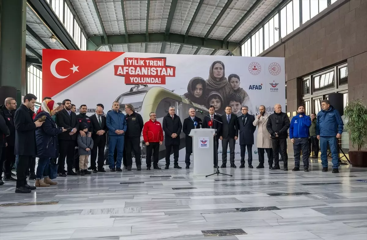 Yardım malzemeleri taşıyan “İyilik Treni”nin 21’incisi Afganistan’a hareket etti