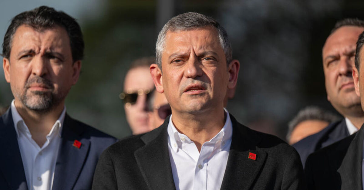 Özgür Özel’den Sırrı Süreyya Önder’e ziyaret